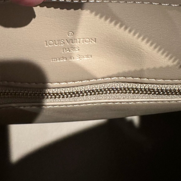 Authentic Louis Vuitton Yellow Vernis Houston Tote Bag - Picture 4 of 8